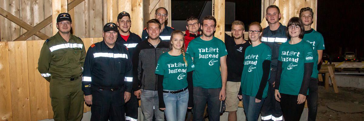 Die Landjugend Rappottenstein mit Obmann Johannes Wagner und jeweils ein Vertreter der Feuerwehren Kirchbach, Pehendorf, Rappottenstein und Roiten