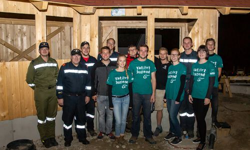 Die Landjugend Rappottenstein mit Obmann Johannes Wagner und jeweils ein Vertreter der Feuerwehren Kirchbach, Pehendorf, Rappottenstein und Roiten